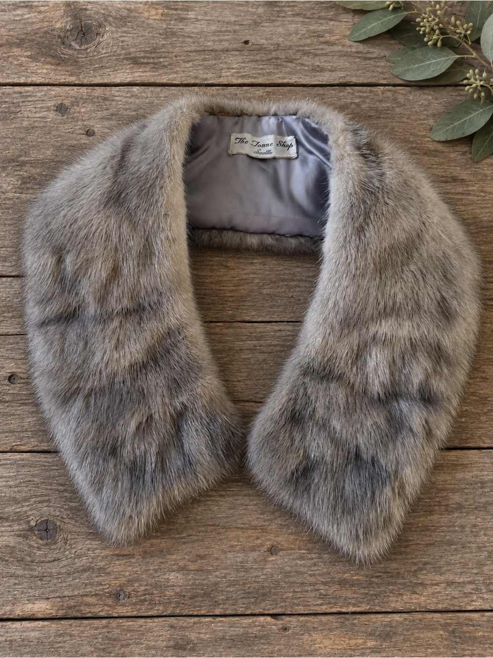 Vintage The Towne Shop Seattle Silvery Taupe Fur Collar